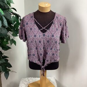 Mudd Crop top Woman’s size XL floral v neck with criss cross tie front